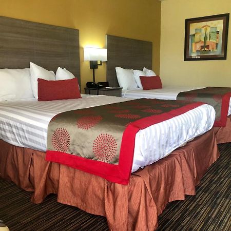 Ramada By Wyndham Lebanon Hotel Екстериор снимка