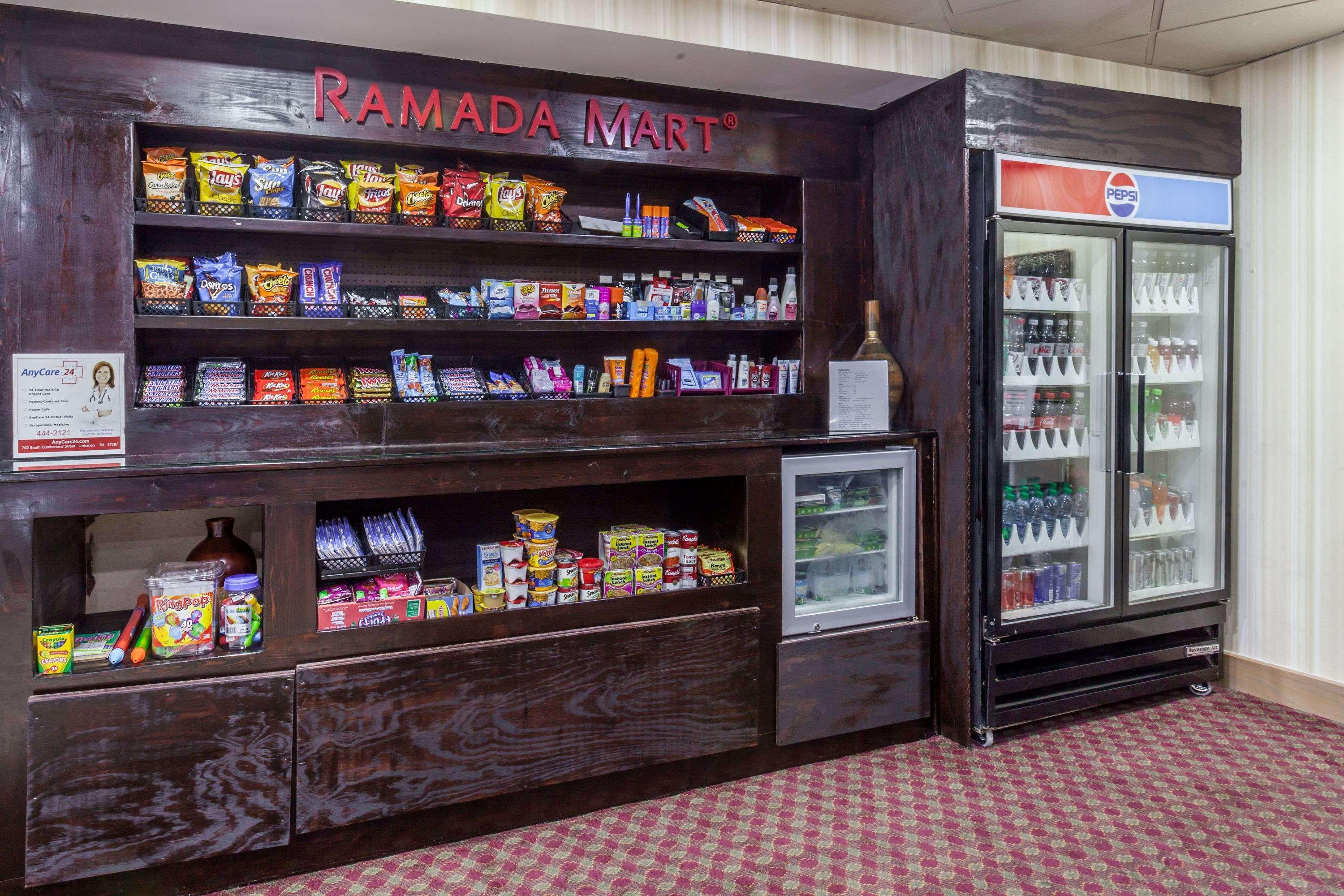 Ramada By Wyndham Lebanon Hotel Екстериор снимка