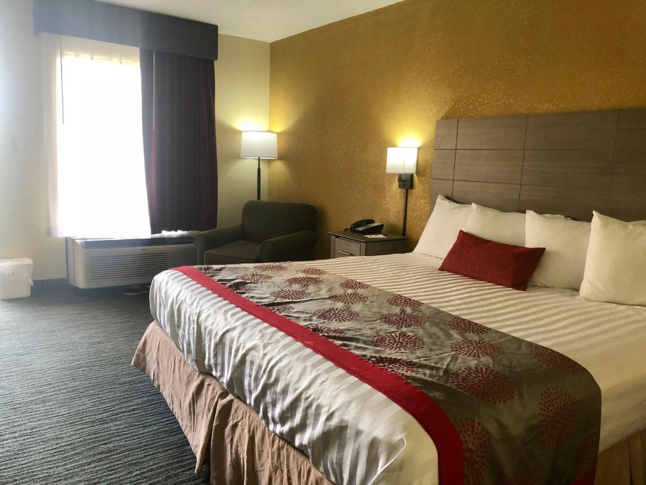 Ramada By Wyndham Lebanon Hotel Екстериор снимка